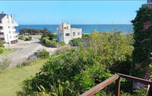 Muy Cerca Del Mar Con Vista Y Piscina.