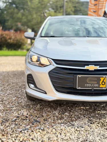 Chevrolet Onix 1.0T Premier Hatch At