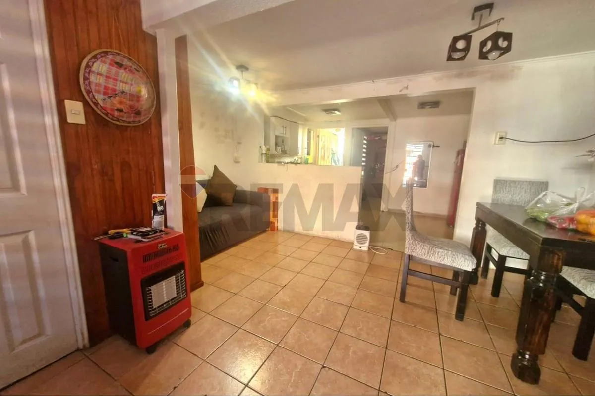 Imagen 2 de 21 de Casa En Pudahuel , Regularizada.