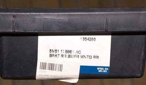 Imagen 2 de 4 de Soporte Paragolpe Trasero Central Ford Focus Ii 08/13 4 Ptas