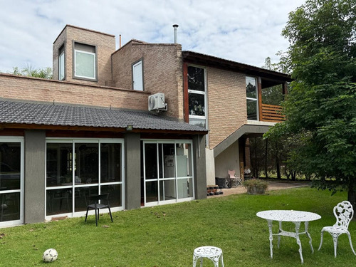 Venta Casa Barrio Privado El Bosque