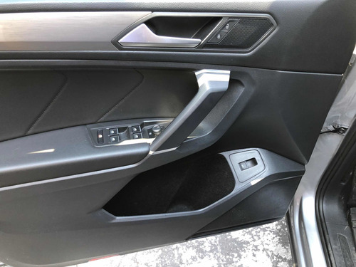 Imagen 9 de 15 de Volkswagen Tiguan 1.4 Comfortline Plus At 2020