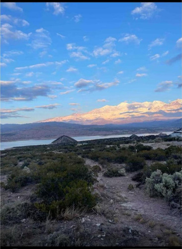 Venta Casa B Privado Frente Al Dique Potrerillos.