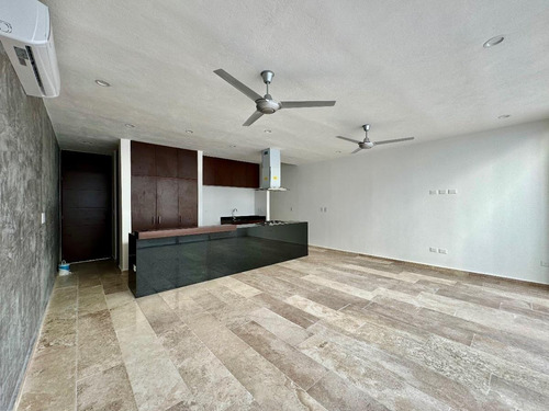 Townhouse En Venta En Temozón Norte En Merida Yucatán.