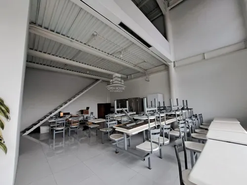 Local C.c. Pao`s Lecheria