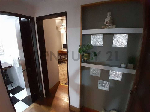 Casa 3 Ambientes Con Consultorios En Esquina - Ubicación Privilegiada En José Mármol.