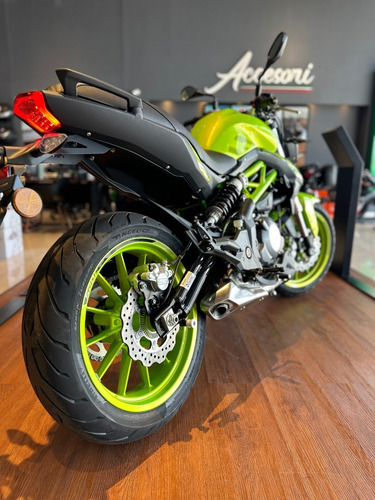 Imagen 3 de 17 de Benelli 302s