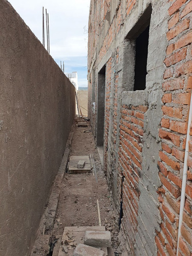 En Venta Residencia En Mision San Jeronimo, 4ta Recamara En Pb, 4 Baños, Jardín
