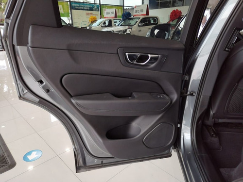 Volvo XC60 2.0 T5 Momentum At