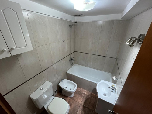 Monoambiente Divisible En Liniers 38 M², Al Frente C/balcon Terraza. Piso 1