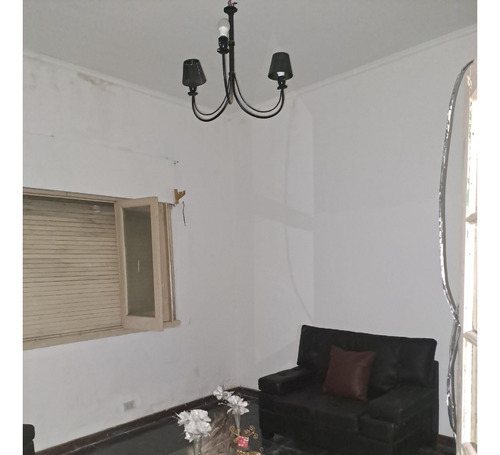 Venta Ph Con Local En Esquina Excelente Ubicacion, 143 M2 Cub. Mas Terraza Libre