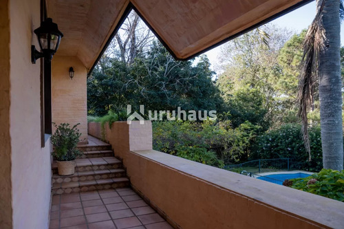 Casa En Venta, 7 Dormitorios Barrio Golf, Punta Del Este