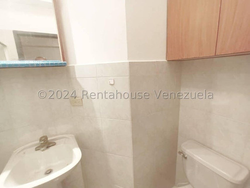 Marcos Gonzalez Alquila Bello Apartamento Zona Este Barquisimeto - Lara. #25-5104