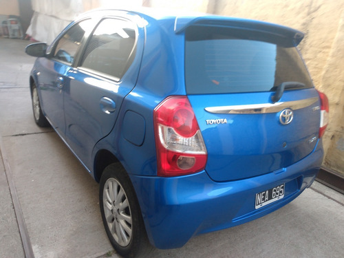 Imagen 3 de 8 de Toyota Etios