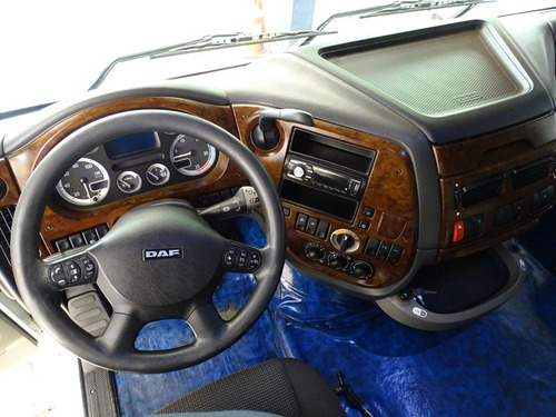 Imagem 6 de 14 de Daf Xf 510 6x4 Super Space Cab Diesel 105 Ftt 6x4 (diesel)(