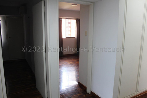 Apartamento En Venta Los Dos Caminos Lp