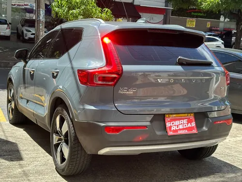 Volvo XC40 T4 MOMENTUM 2.0 AT