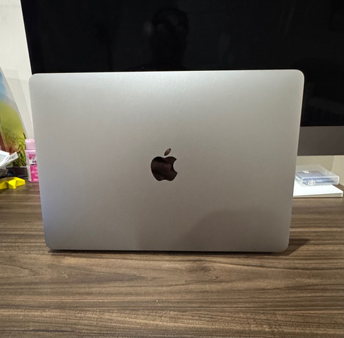 Macbook Pro 2020 13 Chip M1 16gb Ram 1tb Ssd Space Gray (Usado)