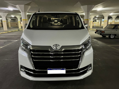 Imagen 4 de 16 de Toyota Hiace 2023 2.8 Tdi Wagon 6at 10a