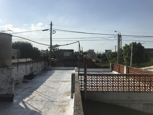 Imagen 6 de 16 de Casa 3amb En Lote Propio Con Fondo Libre En Lanus Oeste