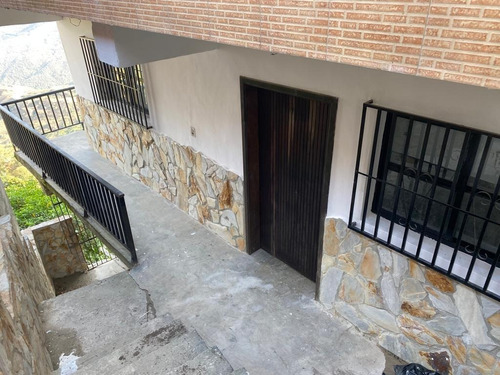 Imagen 4 de 19 de Casa Con 3 Apartamentos... Km14 El Junquito
