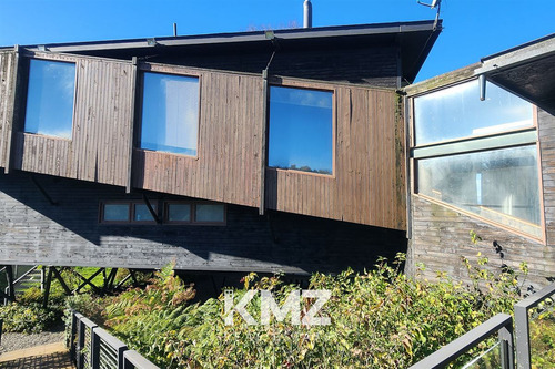 Casa En Venta De 4 Dorm. 4 Baños En Llanquihue