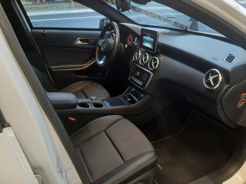 Mercedes-Benz A 200 1.6 CGI FLEX 7G-DCT