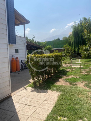 Casa En Venta De 5 Dorm. En La Florida