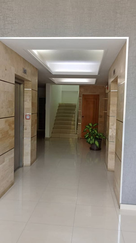 Nelida Lugo Vende Apartamento En Res. Antalya, Las Chimeneas, Valencia. Cod: Sk.el.car.rom