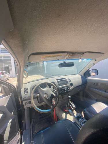 Camioneta Toyota Hilux Sr. 2.7 4x2, Negra