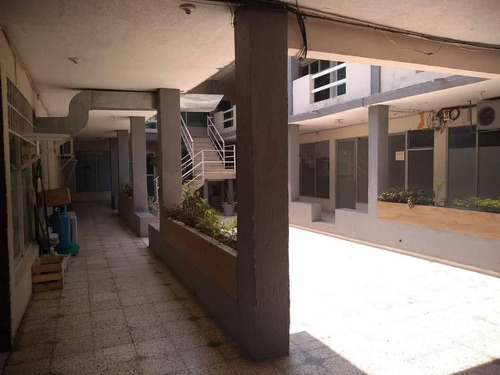 Oficinas En Renta Con Excelente Ubicación A Unos Pasos De Reino Mágico