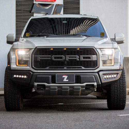 Imagen 4 de 23 de Ford F-150 Raptor Cabina