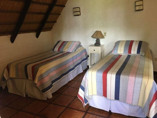 Casa En Venta De 4 Dormitorios En Playa Mansa