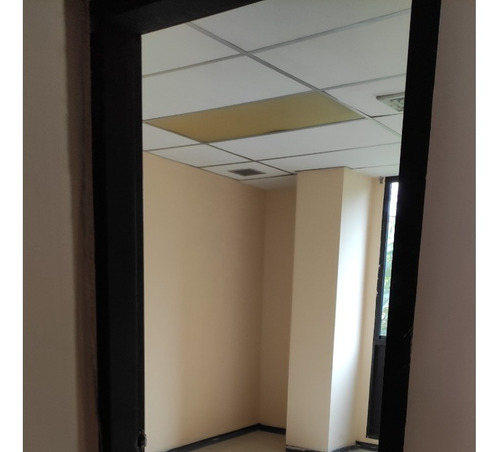 Imagen 14 de 15 de Alquiler Espaciosa Oficina En Torre Corporativa En La Campiña