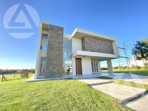 Casa En Venta En Terralagos  - Canning