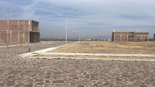 Terreno En Venta En Loma Aeropuerto, Silao, Gto.l14 M10 Frente Al Aeropuerto Internacional Del Ba...