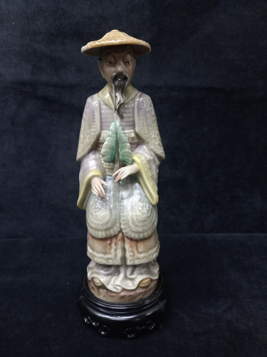 Manyantiques - Antigua Figura Oriental Porcelana Mapo 