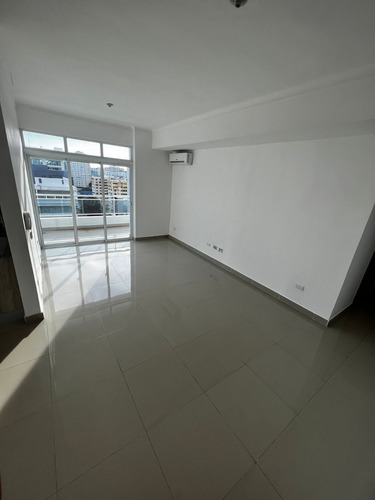 Apartamento En Alquiler, Con Línea Blanca En La Esperilla, Distrito Nacional, S. D.