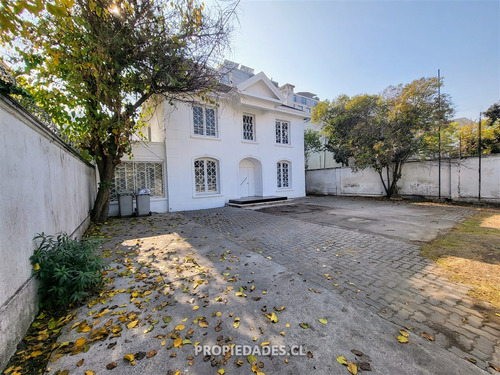 Local Comercial En Arriendo En Providencia Sobre Av. E Yañez