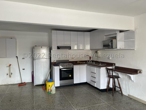 Imagen 3 de 19 de Claudia Lopez Vende Edificio En Catia Mls #22-23270