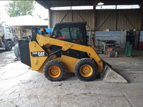 Cat 242d - Caterpillar - Ouro Verde - Semi Novos - Jorge