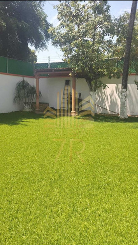 Casa En Venta En Morelos, Con Jardín Amplio