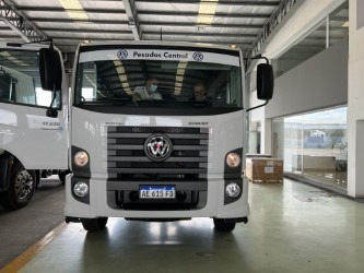 Imagen 3 de 10 de Alquilamos Camionetas, Furgones,kangoo,camiones Semana Min