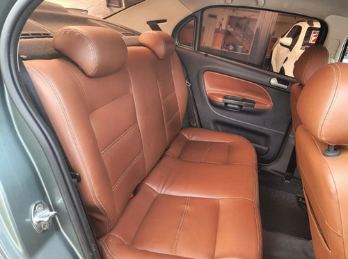 Volkswagen Voyage 1.0 MI 8V FLEX 4P MANUAL