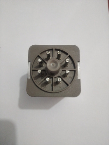 Relé De Control 8pines Bobina 24vdc Con Base Allen Bradley