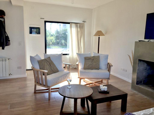 Casa En Venta En El Barrio San Francisco, Villa Nueva, Tigre