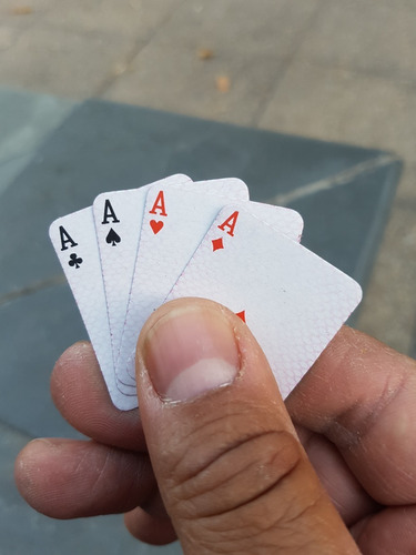 Mini Cartas Naipe Ingles 3 X 4cms. Mazo Miniatura Rojo Magia