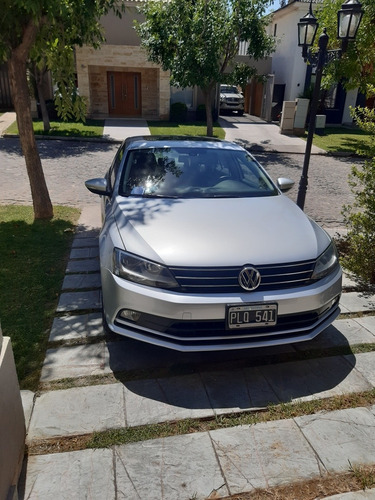 Imagen 5 de 6 de Volkswagen Vento 2.5 Luxury 170cv Tiptronic 2016