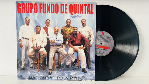 Lp Grupo Fundo De Quintal Nas Ondas Do Partido 1995 (Usado)
