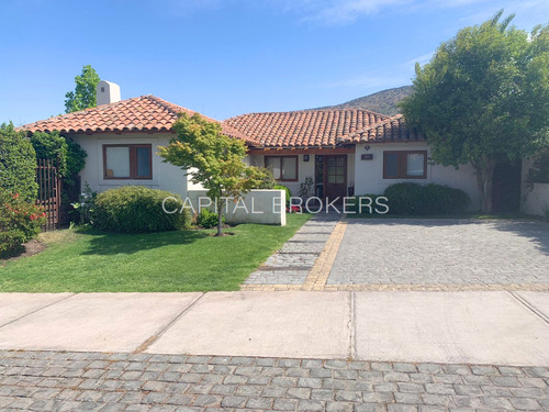 Bella Casa En Arriendo 3d+3b + Servicio (dg)